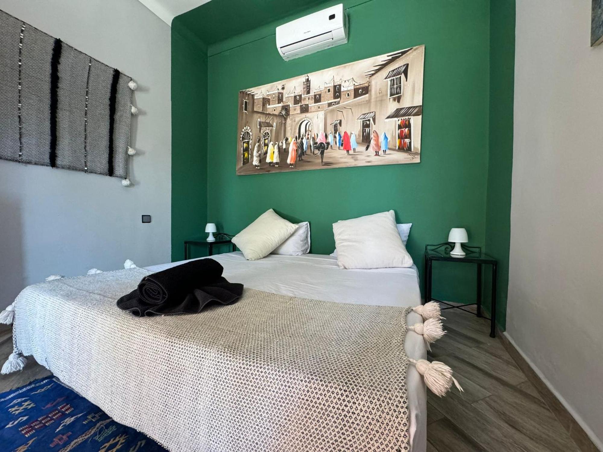 Hotel Jenny Lynn Tazrou Esterno foto