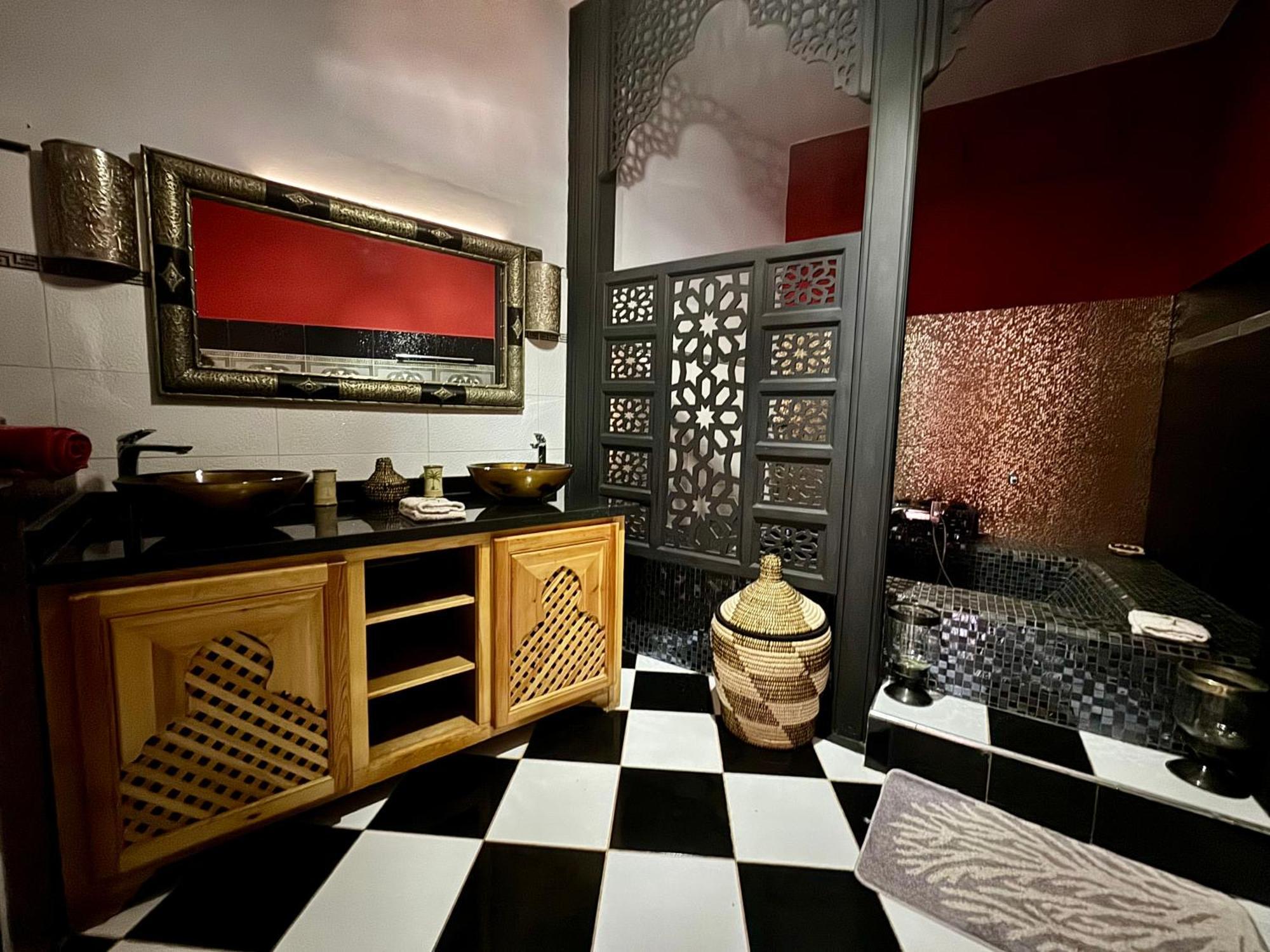 Hotel Jenny Lynn Tazrou Esterno foto