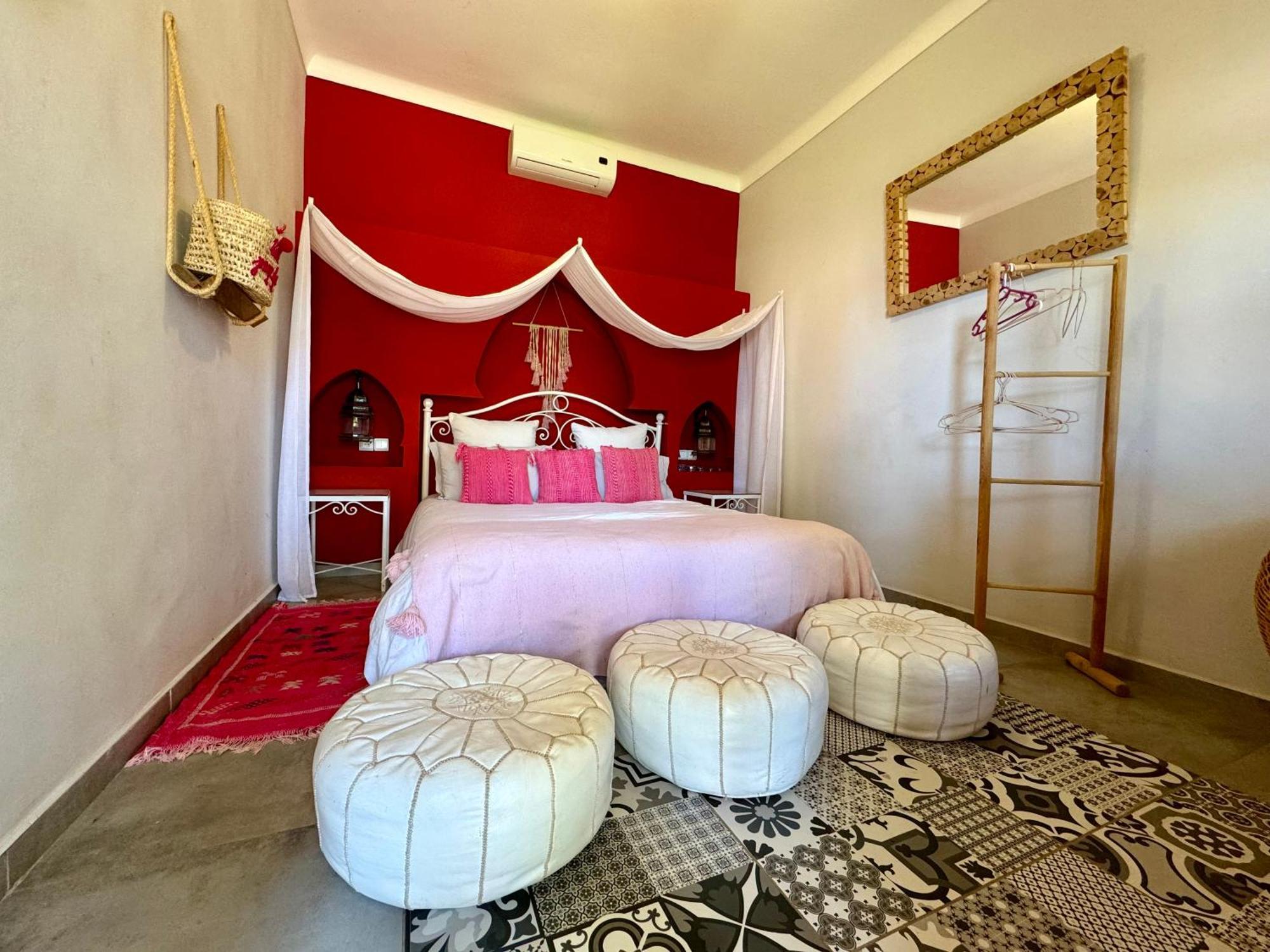 Hotel Jenny Lynn Tazrou Esterno foto